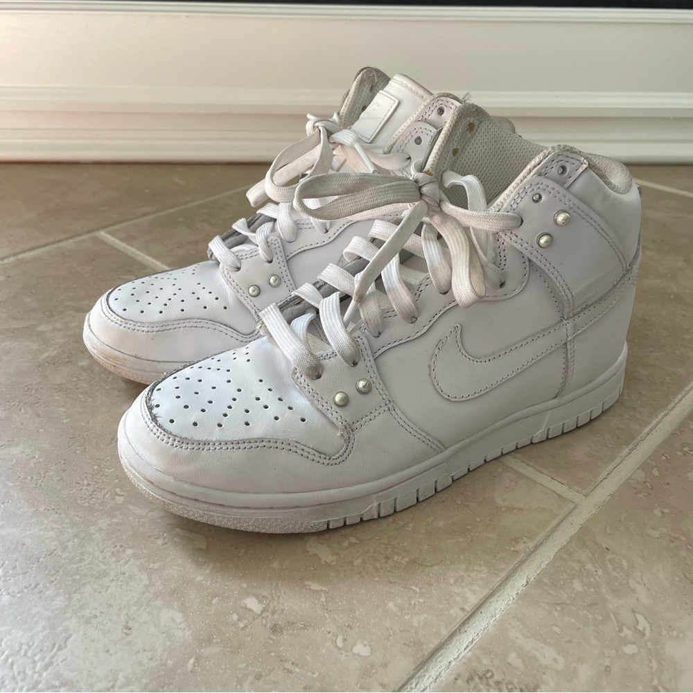 Nike Dunk High SE Pearl Studs Jewel Low Triple White DM7607-100 Women’s 5.5